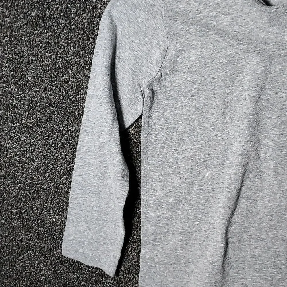 The Children's Place Gray Long Sleeve Tee Shirt T-Shirt Size Small 5/6